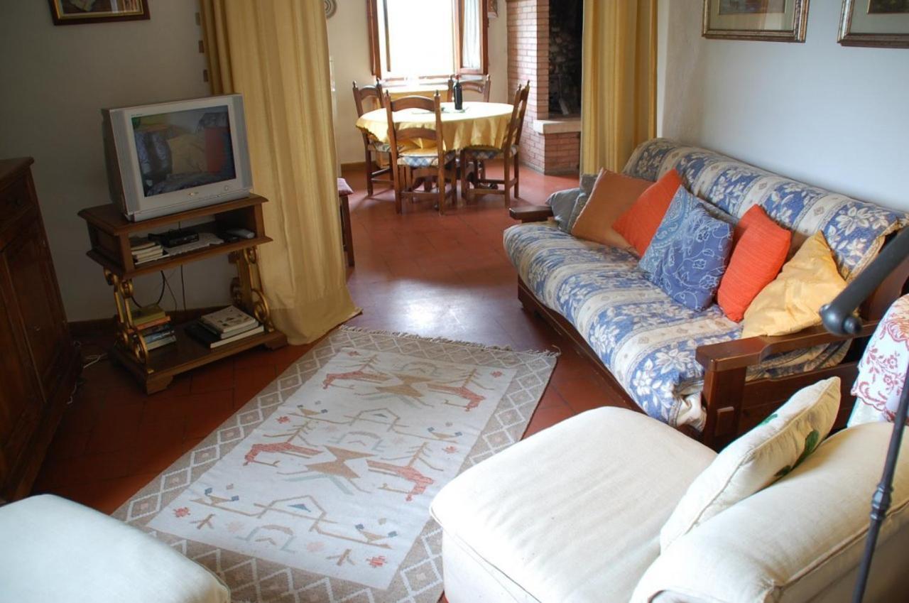 Due Piani Villa Barberino Val d'Elsa Ruang foto